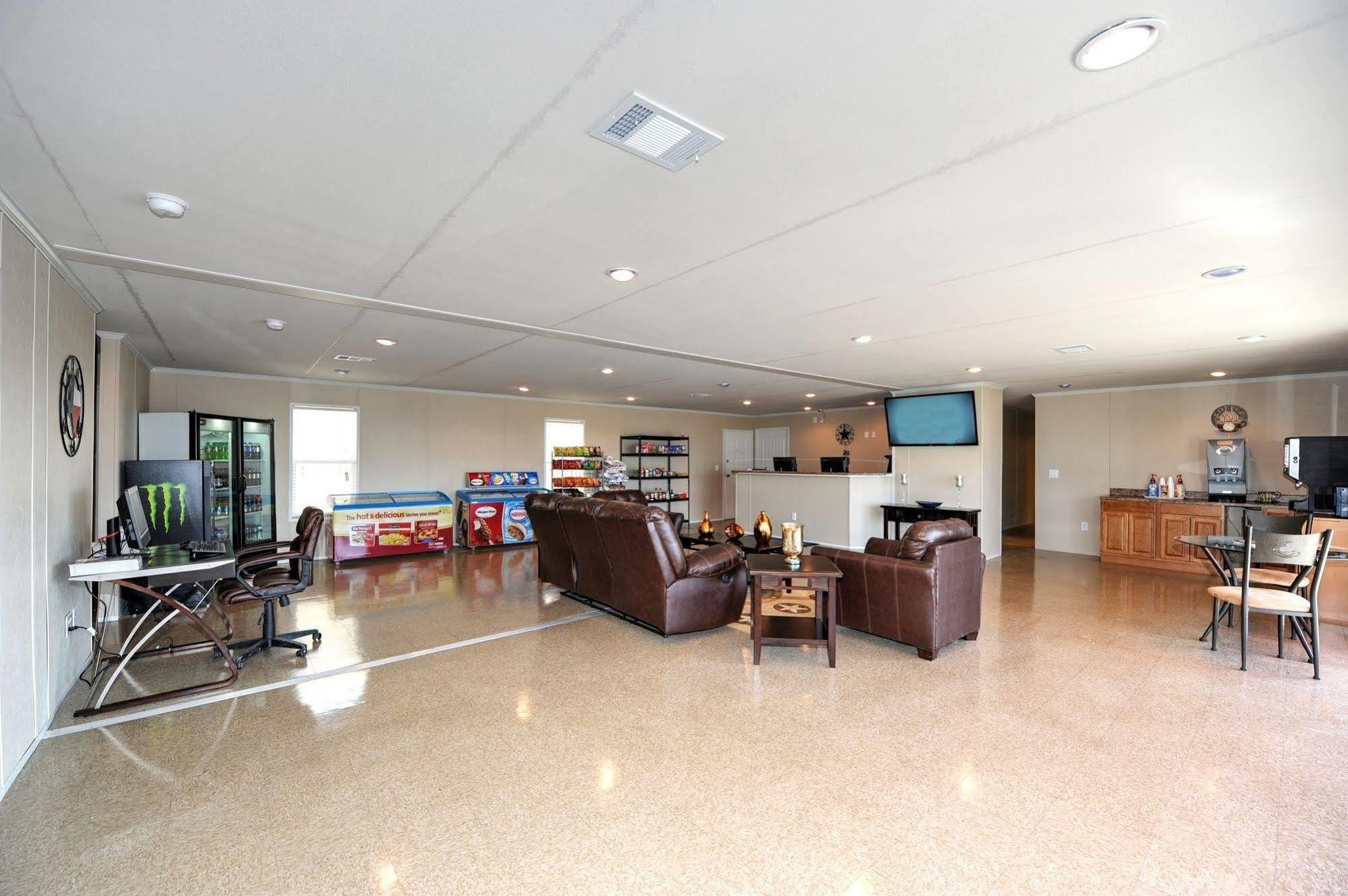 Hotel Instalodge And Karnes Karnes City