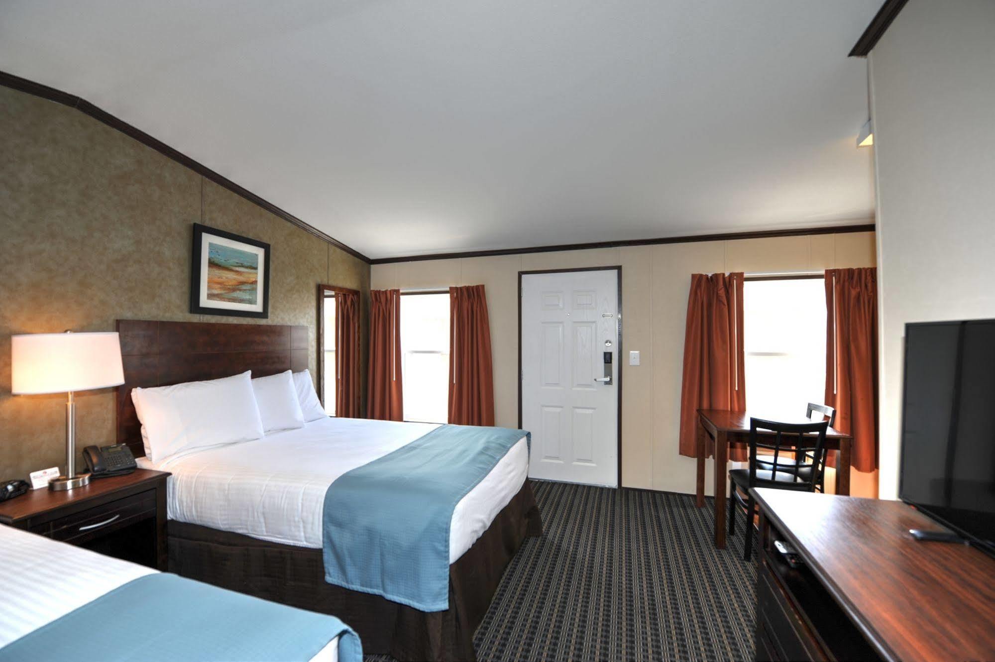 Instalodge And Karnes Karnes City